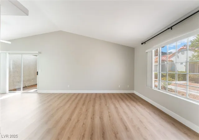 Listing Photo 5 - Condo for sale in building located at 5401 Geneive Ln, Las Vegas, NV 89108 - Unit #101