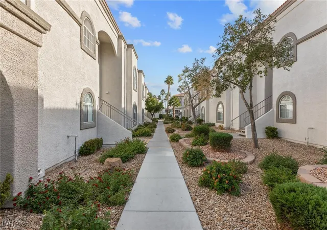 Photo 4 of Condo for sale at 3125 N Buffalo Dr #1078, Las Vegas, NV 89128 | MLS# 2716776 | Listing updated on 2026-08-18