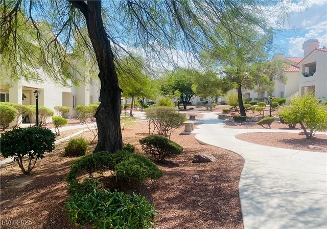 2nd image of 717 Wheat Ridge Ln, Las Vegas, NV 89145