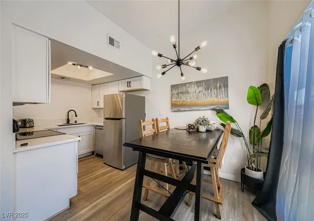 3rd image of 5060 Newport Cove Dr #C, Las Vegas, NV 89119 | MLS# 2720425