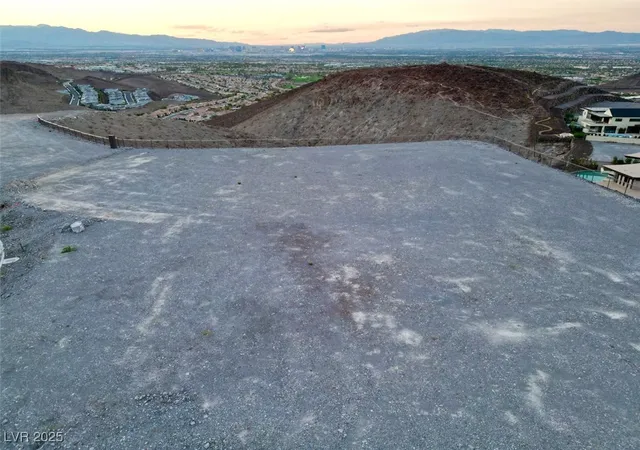3rd image of 2 Highcrest Ct, Henderson, NV 89012 | MLS# 2721339