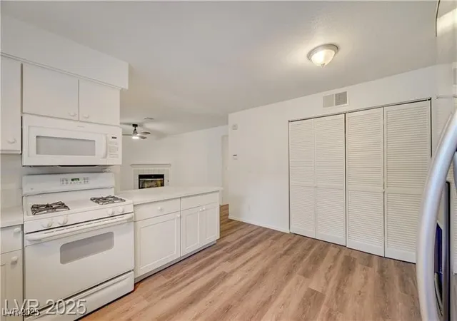 Listing Photo 4 - Condo for sale in building located at 6749 W Charleston Blvd, Las Vegas, NV 89146 - Unit #2