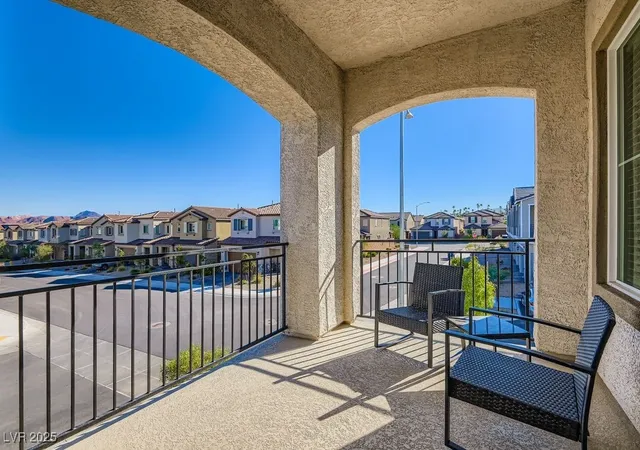 Photo 3 of Townhouse for sale at 275 Callen Fls Ave #2125, Henderson, NV 89011 | MLS# 2720867 | Listing updated on 2026-03-26
