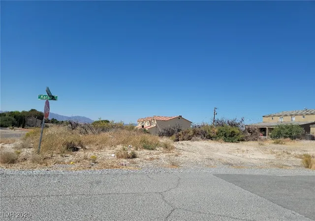 Homes for sale in Pahrump, NV | 1100 S Karen Ct, Pahrump, NV 89048 | MLS# 2723254