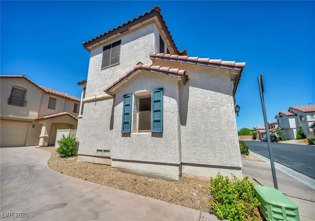 Photo 3 of Single family home for sale at 9165 Starling Wing Pl, Las Vegas, NV 89143 | MLS# 2724049 | Listing updated on 2025-12-16