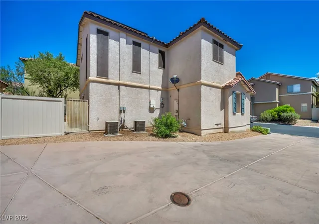 Photo 4 of Single family home for sale at 9165 Starling Wing Pl, Las Vegas, NV 89143 | MLS# 2724049 | Listing updated on 2025-12-16