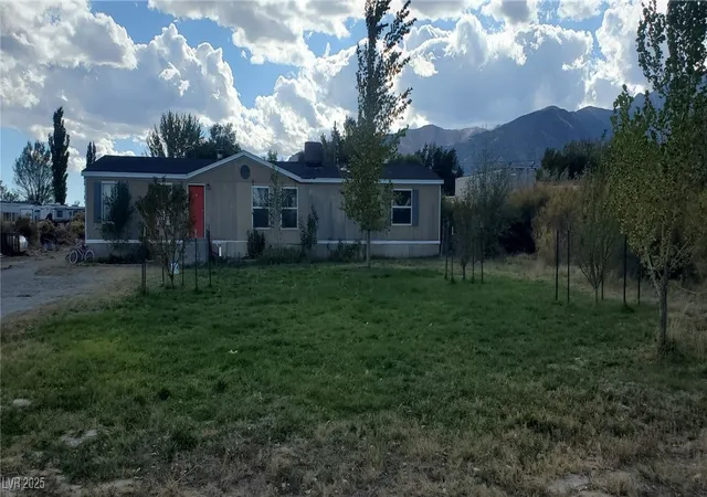 Homes for sale in Round Mountain, NV | 416 Jefferson Dr, Round Mountain, NV 89045 | MLS# 2724422