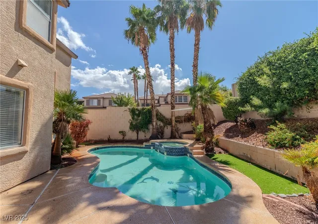 Photo 4 of Single family home for sale at 338 Pleasant Summit Dr, Henderson, NV 89012 | MLS# 2727200 | Listing updated on 2026-04-01