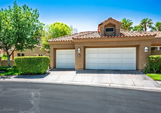 Homes for sale in Las Vegas, NV | 8236 Round Hills Cir, Las Vegas, NV 89113 | MLS# 2727062