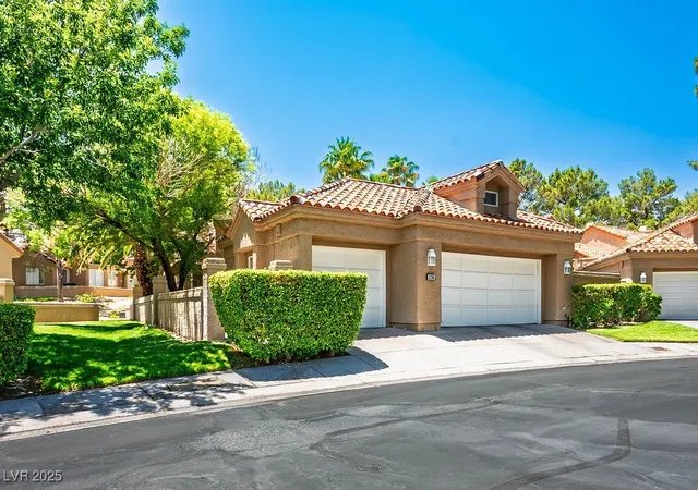 Homes for sale in Las Vegas, NV | 8236 Round Hills Cir, Las Vegas, NV 89113 | MLS# 2727062
