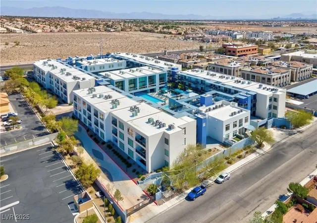 3rd image of 8925 W Flamingo Rd, Las Vegas, NV 89147