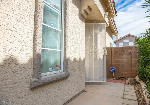 Photo 3 of Single family home for sale at 6984 Wineberry Dr, Las Vegas, NV 89119 | MLS# 2726362 | Listing updated on 2026-07-19