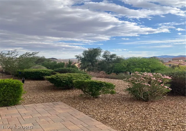 2nd image of 32 Via Vasari, Henderson, NV 89011