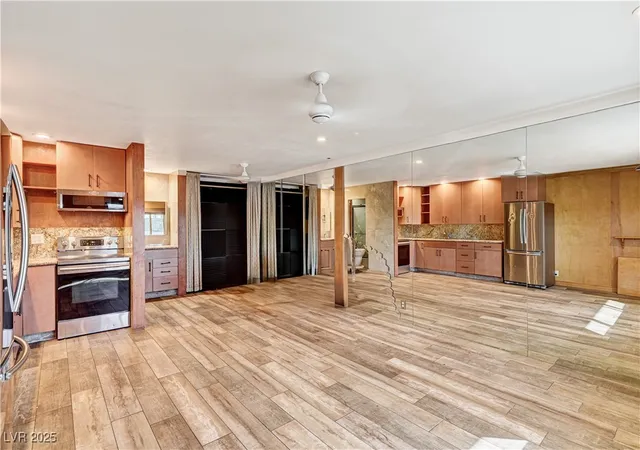 3rd image of 4600 Paradise Rd #40, Las Vegas, NV 89169 | MLS# 2729810