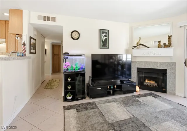 Listing Photo 4 - Condo for sale in building located at 5206 Mandalay Springs Dr, Las Vegas, NV 89120 - Unit #204