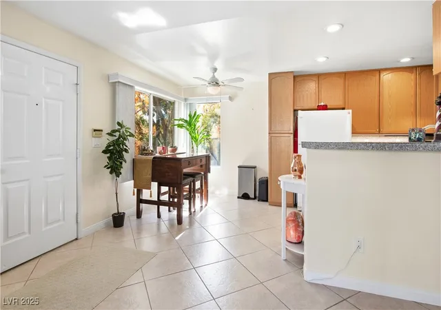 Listing Photo 5 - Condo for sale in building located at 5206 Mandalay Springs Dr, Las Vegas, NV 89120 - Unit #204