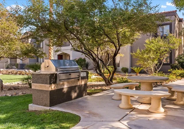 2nd image of 950 Seven Hls Dr, Henderson, NV 89052