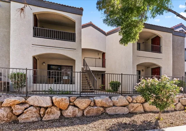 3rd image of 950 Seven Hills Dr #1426, Henderson, NV 89052 | MLS# 2731373
