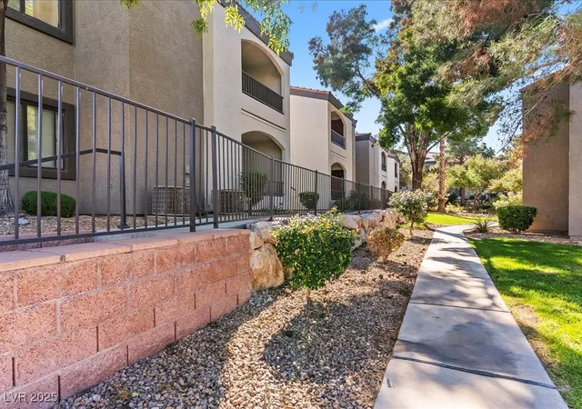 4th image of 950 Seven Hills Dr #1426, Henderson, NV 89052 | MLS# 2731373