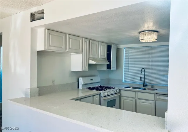 Photo 2 of Townhouse for sale at 4281 White Sands Ave, Las Vegas, NV 89121 | MLS# 2731778 | Listing updated on 2026-10-02