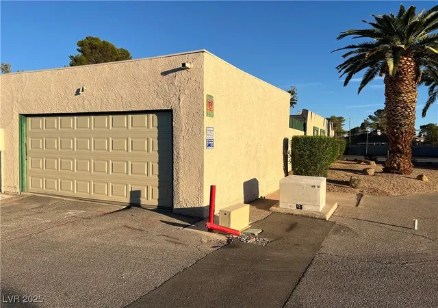 Photo 3 of Townhouse for sale at 3439 Del Marino Dr, Las Vegas, NV 89121 | MLS# 2732555 | Listing updated on 2026-01-31