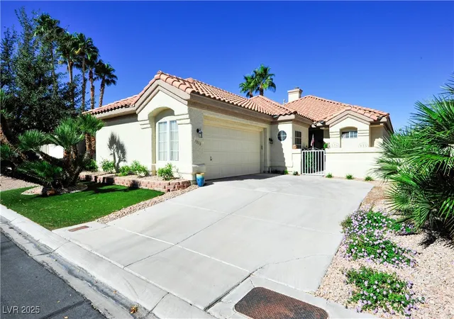 2nd image of 7920 Ben Hogan Dr, Las Vegas, NV 89149 | MLS# 2732769
