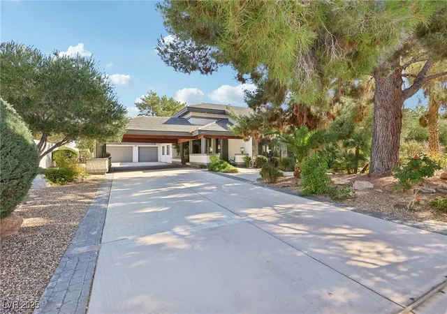 Photo 3 of Single family home for sale at 3140 Montessouri St, Las Vegas, NV 89117 | MLS# 2730560 | Listing updated on 2026-01-10