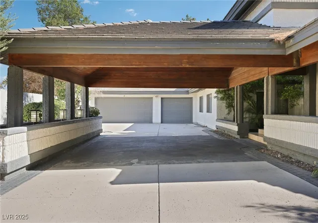 Photo 3 of Single family home for sale at 3140 Montessouri St, Las Vegas, NV 89117 | MLS# 2730560 | Listing updated on 2026-01-10