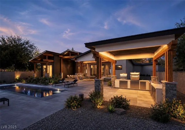 2nd image of 323 Wanda Rd, Henderson, NV 89002 | MLS# 2734844