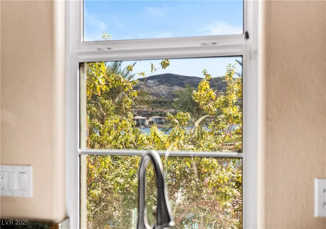 Homes for sale in Henderson, NV | 8 Via Vita Bella, Henderson, NV 89011 | MLS# 2732272