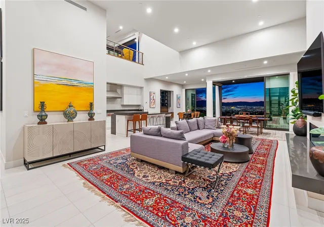 Photo 3 of Single family home for sale at 569 Overlook Rim Dr, Henderson, NV 89012 | MLS# 2734635 | Listing updated on 2026-01-16