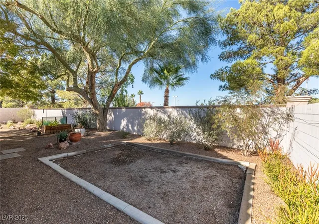 Homes for sale in Henderson, NV | 264 Chestnut Ridge Cir, Henderson, NV 89012 | MLS# 2737455