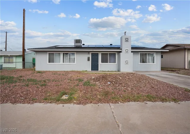 Photo 1 of Single family home for sale at 213 Valley Frg Ave, Henderson, NV 89015 | MLS# 2737839 | Listing updated on 2026-06-12
