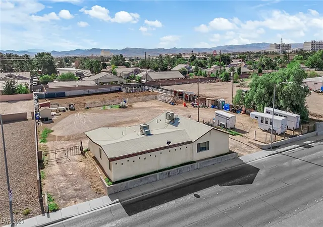3rd image of 95 E Windmill Ln, Las Vegas, NV 89123 | MLS# 2738111