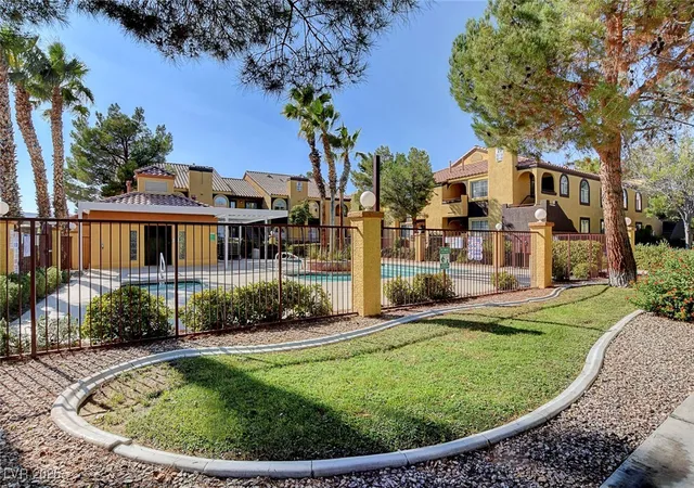 Homes for sale in Las Vegas, NV | 7950 W Flamingo Road, Las Vegas, NV 89147 | Houzeo