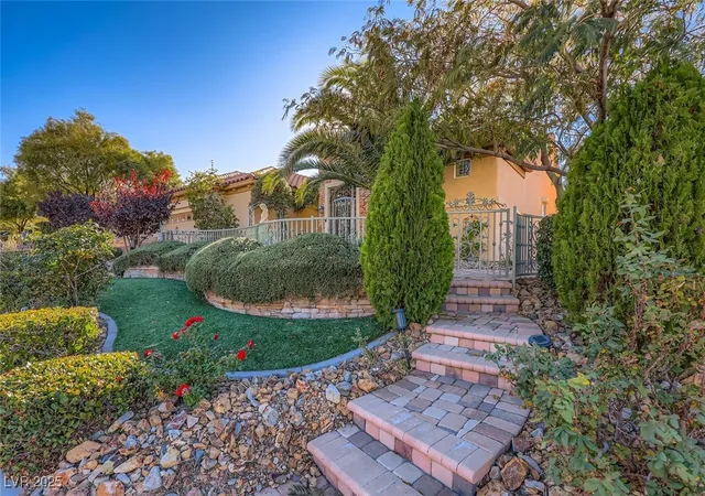 Photo 4 of Single family home for sale at 2151 Bannerwood St, Henderson, NV 89044 | MLS# 2738816 | Listing updated on 2026-04-01