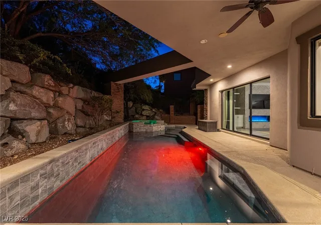 4th image of 29 Soaring Bird Ct, Las Vegas, NV 89135 | MLS# 2739045