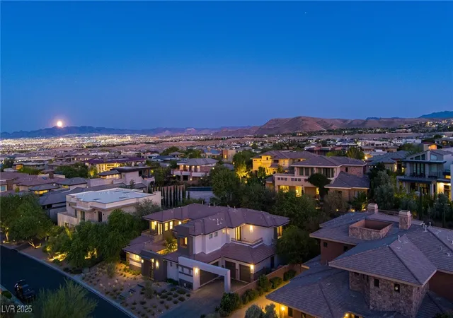 5th image of 29 Soaring Bird Ct, Las Vegas, NV 89135 | MLS# 2739045