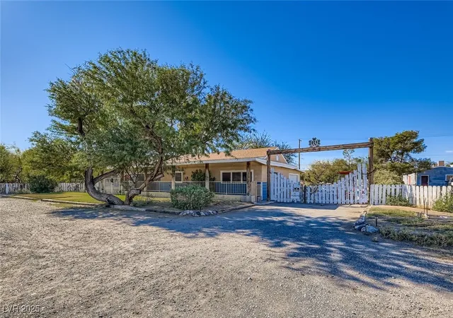 1st image of 1233 Comstock Dr, Las Vegas, NV 89106 | MLS# 2738758