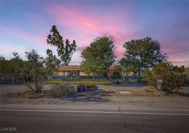 2nd image of 1233 Comstock Dr, Las Vegas, NV 89106 | MLS# 2738758