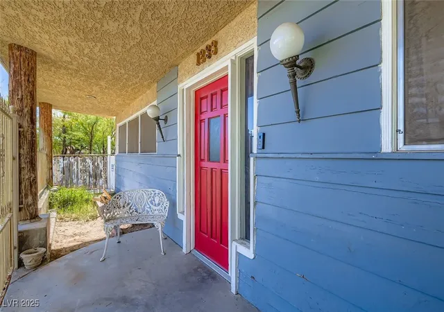 Photo 4 of Single family home for sale at 1233 Comstock Dr, Las Vegas, NV 89106 | MLS# 2738758 | Listing updated on 2026-05-14
