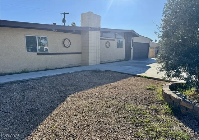 2nd image of 3138 Gaucho Dr, Las Vegas, NV 89169 | MLS# 2738786