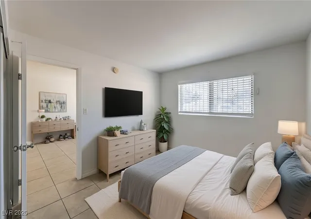 Photo 4 of Condo for sale at 3720 Royal Crst St #4 & 5, Las Vegas, NV 89119 | MLS# 2739529 | Listing updated on 2026-08-20