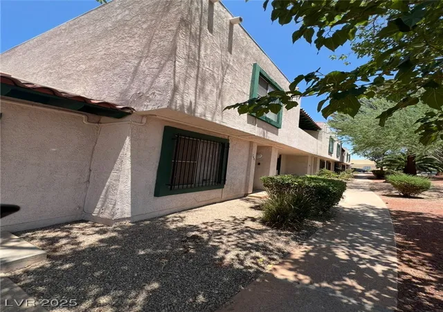 Photo 3 of Townhouse for sale at 3441 Del Marino Dr, Las Vegas, NV 89121 | MLS# 2741431 | Listing updated on 2026-08-24