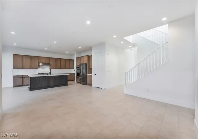 Photo 3 of Sale Pending at 9038 Cielo Cyn St, Las Vegas, NV 89166 | MLS# 2741890 | Listing updated on 2026-09-01