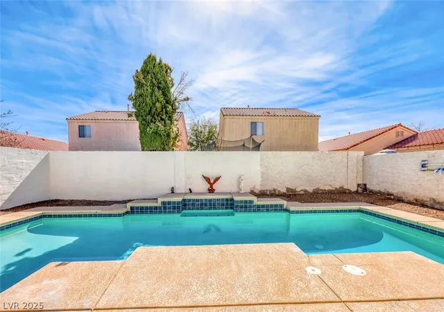 Homes for sale in Henderson, NV | 717 Moonlight Mesa Dr, Henderson, NV 89011 | MLS# 2742094