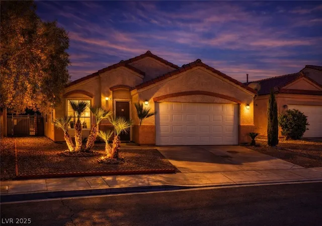 Homes for sale in Henderson, NV | 717 Moonlight Mesa Dr, Henderson, NV 89011 | MLS# 2742094