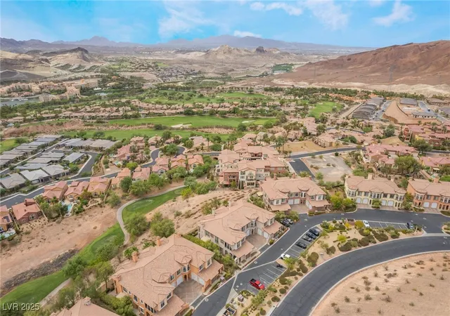 Homes for sale in Henderson, NV | 24 Via Vasari, Henderson, NV 89011 | Houzeo