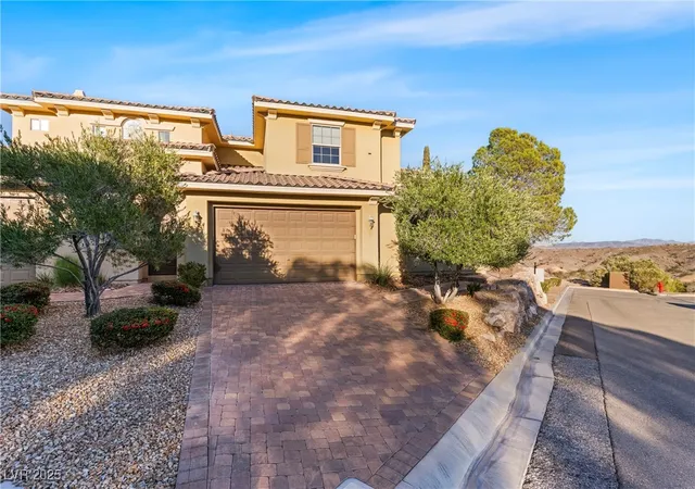Photo 2 of Townhouse for sale at 21 Via Mantova #3, Henderson, NV 89011 | MLS# 2742298 | Listing updated on 2026-08-21