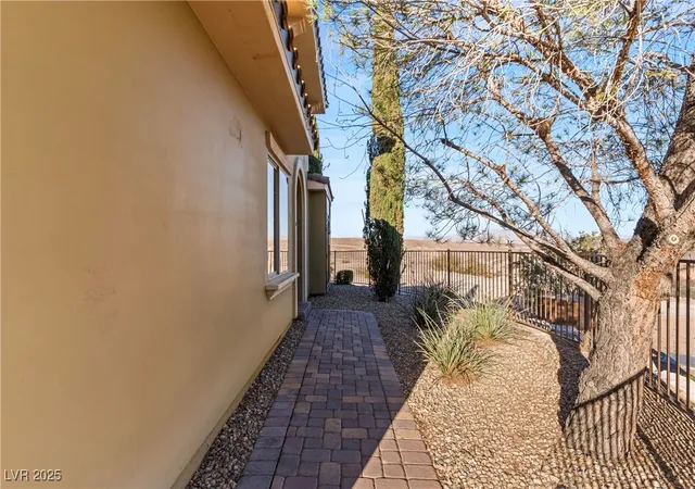 Photo 3 of Townhouse for sale at 21 Via Mantova #3, Henderson, NV 89011 | MLS# 2742298 | Listing updated on 2026-08-21